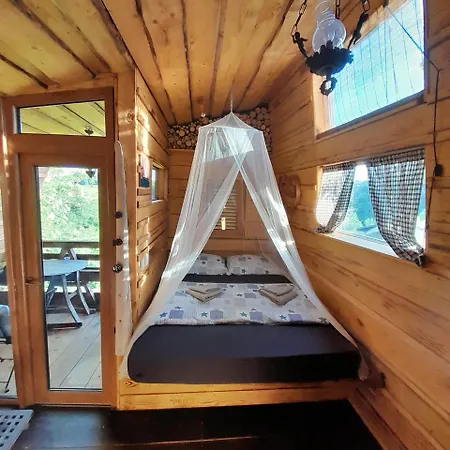 Glamping Pod Hrastom * Dramlje