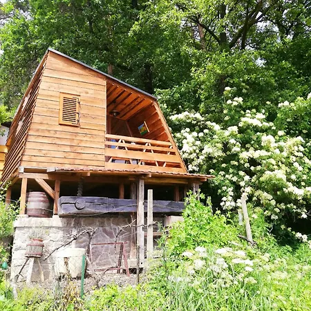 Glamping Pod Hrastom