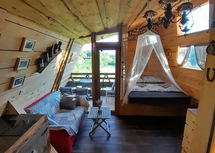 Glamping Pod Hrastom